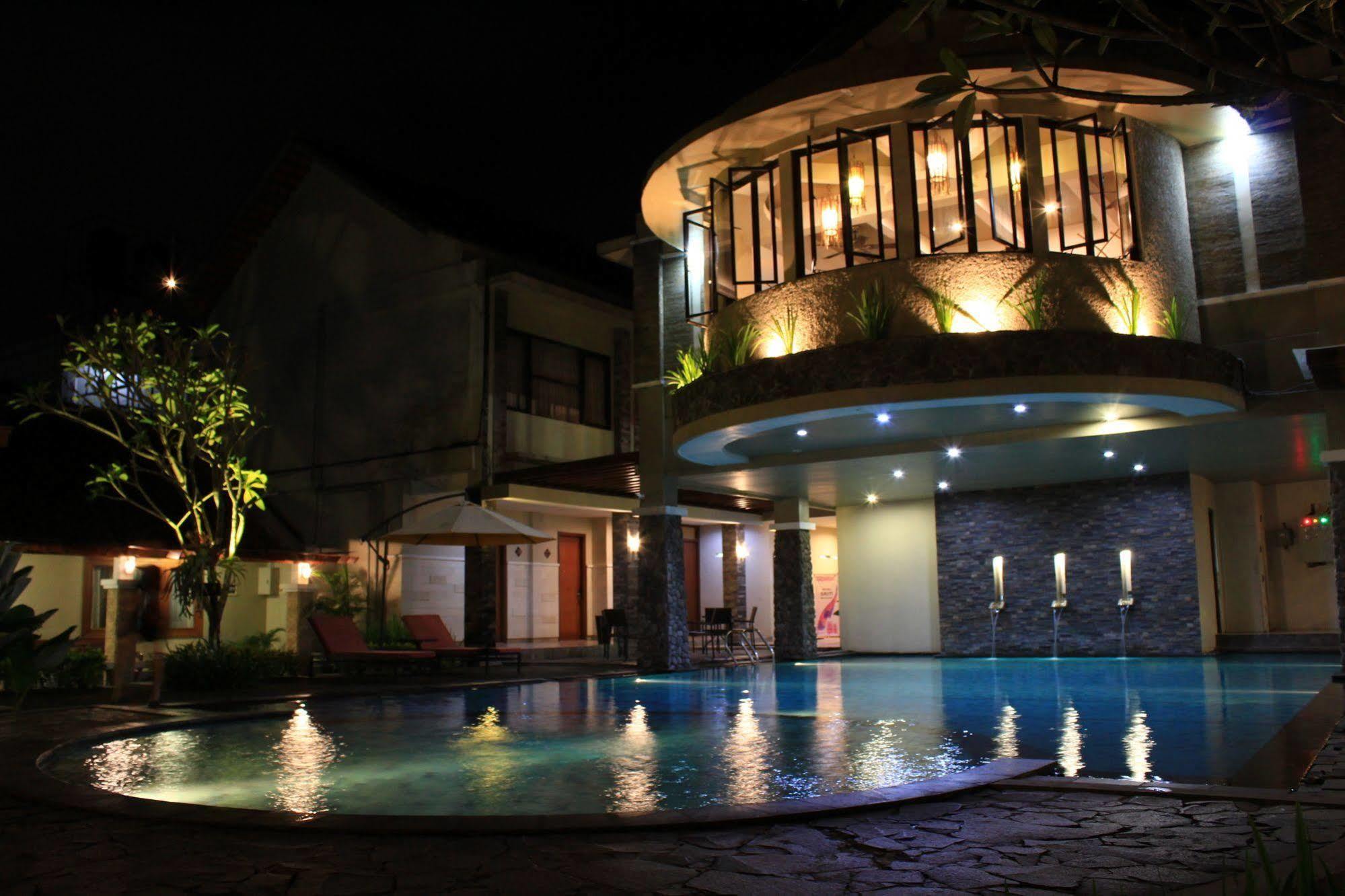 Hotel Sriti Magelang Exterior foto